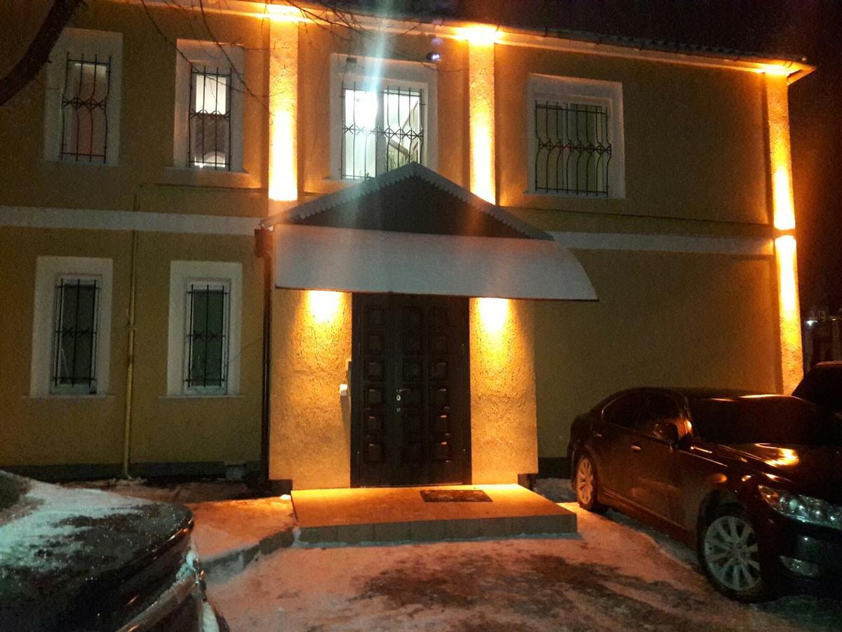Hostel Skarbek'S Lwów Zewnętrze zdjęcie